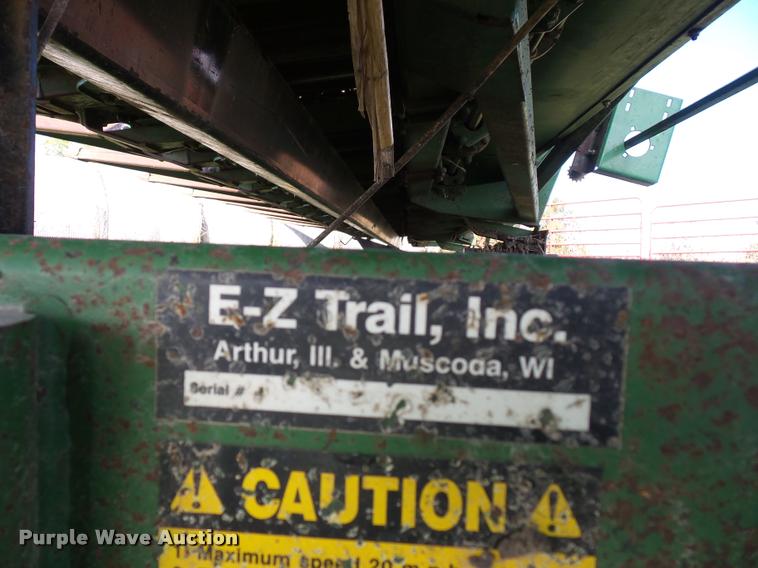 image for item L4374 John Deere 1243 corn head