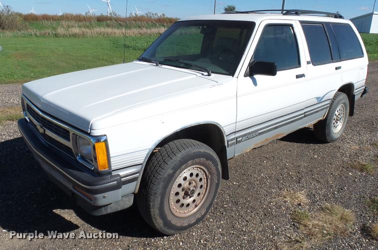 image for item AL9091 1993 Chevrolet S10 Blazer LT SUV