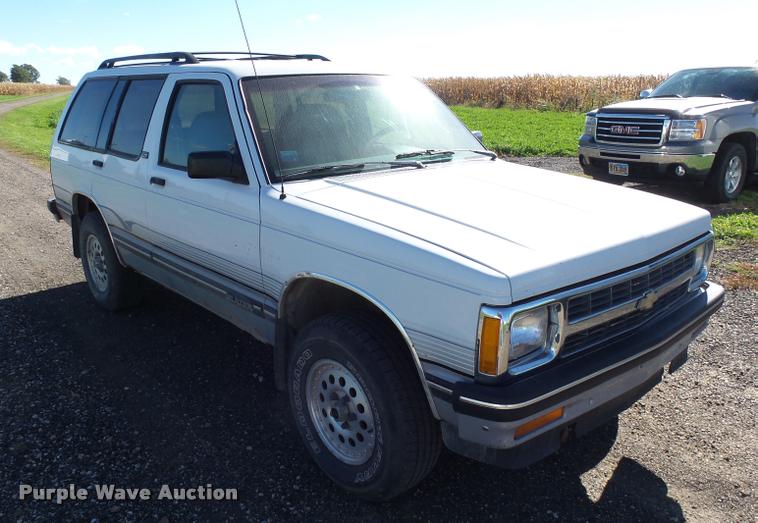 image for item AL9091 1993 Chevrolet S10 Blazer LT SUV