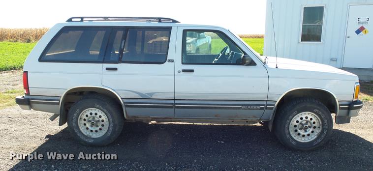 image for item AL9091 1993 Chevrolet S10 Blazer LT SUV