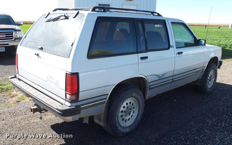 image for item AL9091 1993 Chevrolet S10 Blazer LT SUV