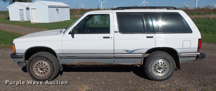 image for item AL9091 1993 Chevrolet S10 Blazer LT SUV