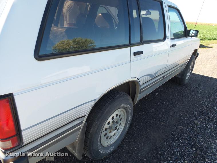 image for item AL9091 1993 Chevrolet S10 Blazer LT SUV