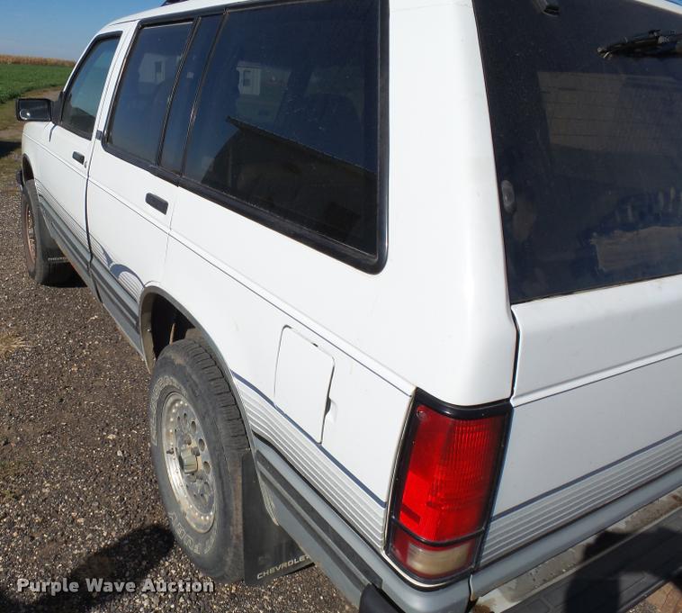 image for item AL9091 1993 Chevrolet S10 Blazer LT SUV