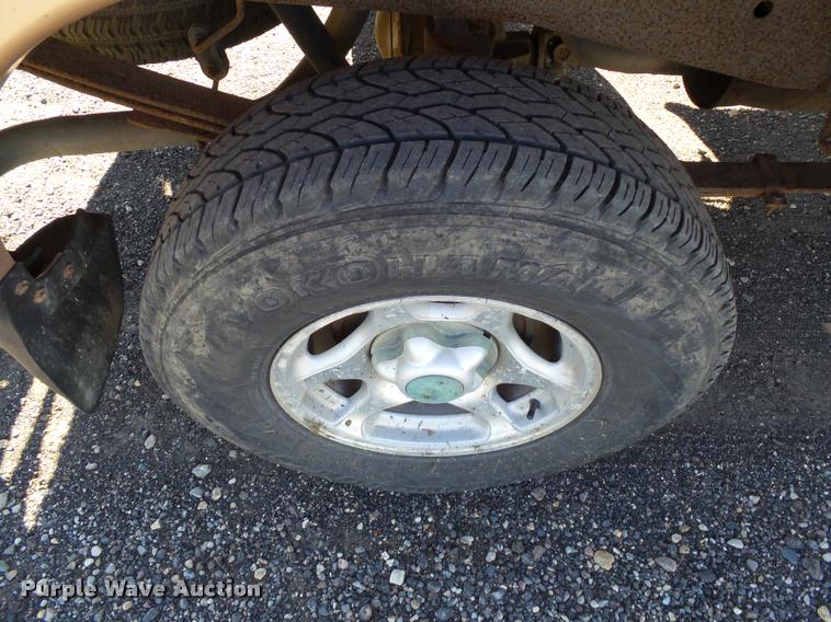 image for item AL9092 1997 Ford F150 SuperCab pickup truck