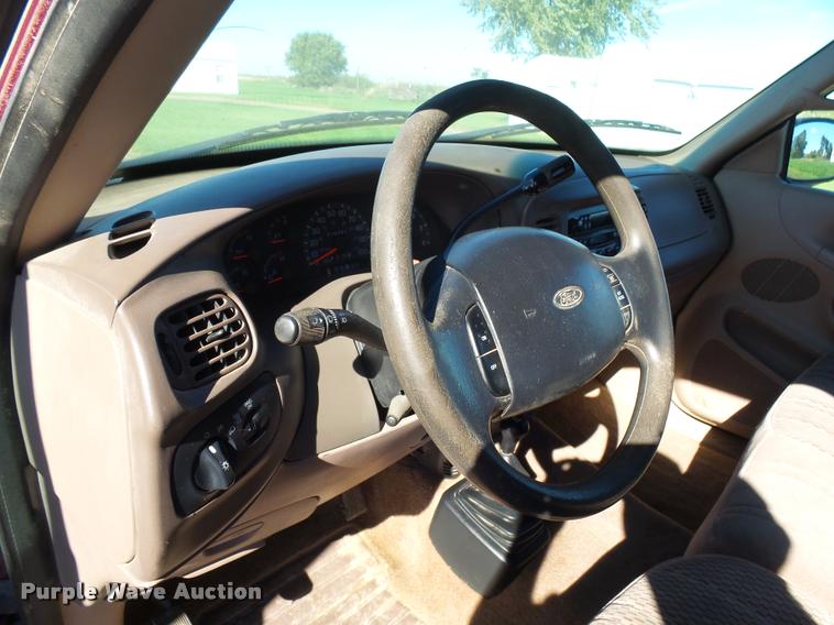 image for item AL9092 1997 Ford F150 SuperCab pickup truck