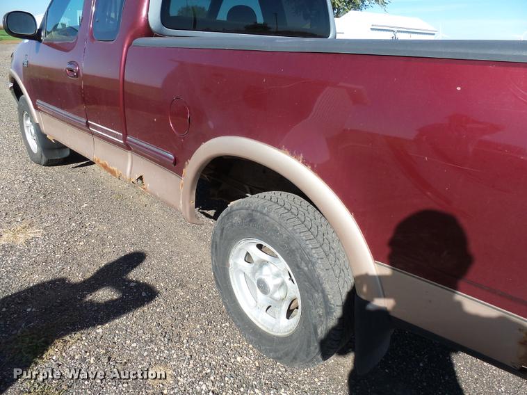 image for item AL9092 1997 Ford F150 SuperCab pickup truck