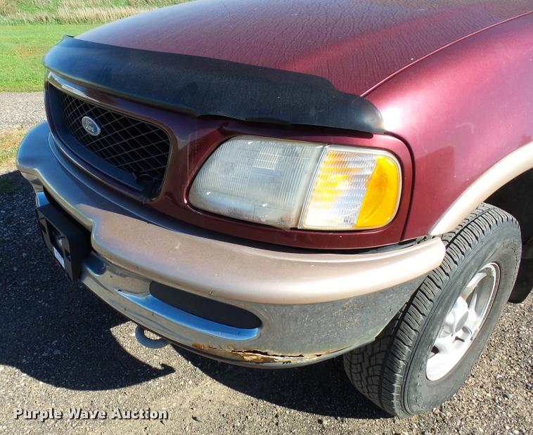 image for item AL9092 1997 Ford F150 SuperCab pickup truck