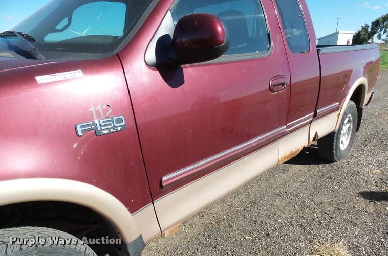 image for item AL9092 1997 Ford F150 SuperCab pickup truck