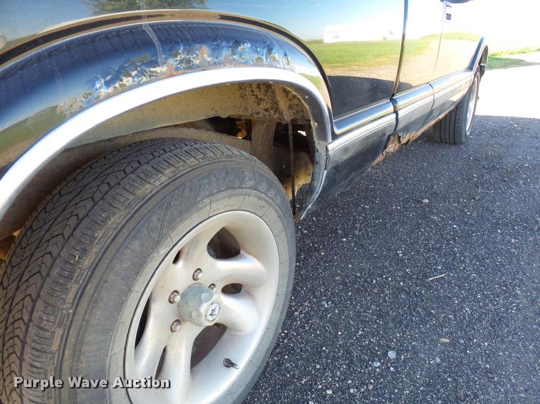 image for item AL9095 1996 Chevrolet S10 Ext. Cab pickup truck