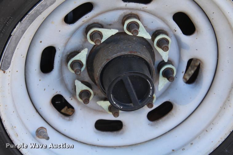 image for item AQ9522 2002 Ford F350 Super Duty Crew Cab pickup truck