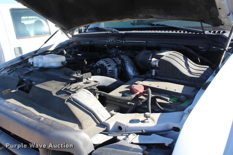 image for item AQ9522 2002 Ford F350 Super Duty Crew Cab pickup truck