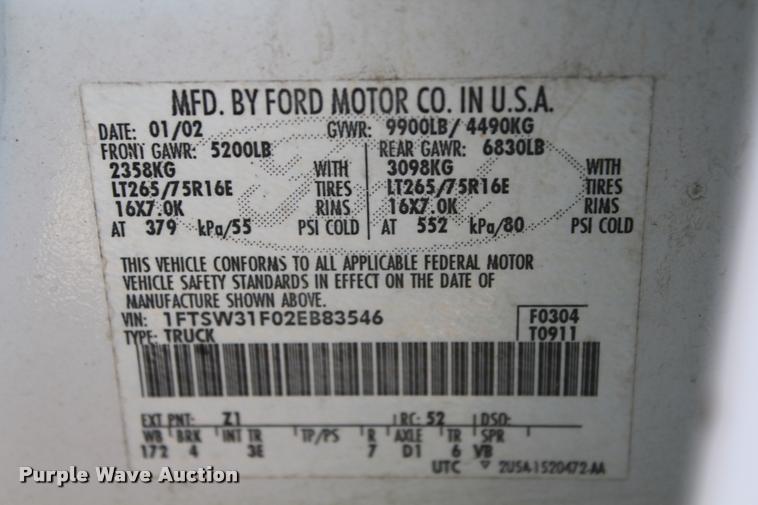 image for item AQ9522 2002 Ford F350 Super Duty Crew Cab pickup truck