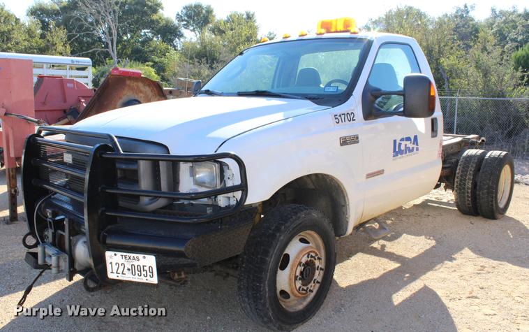 image for item AQ9523 2004 Ford F550 truck cab and chassis