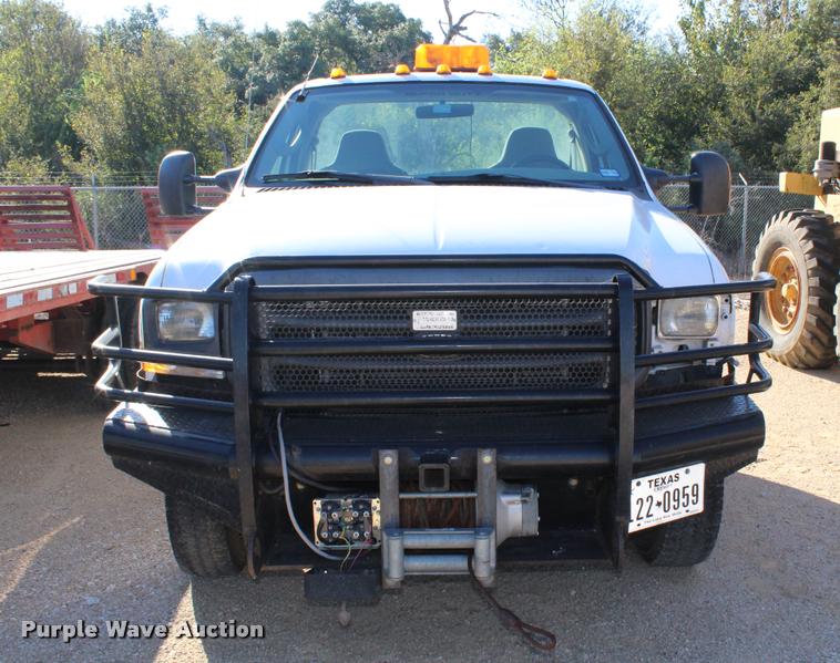 image for item AQ9523 2004 Ford F550 truck cab and chassis