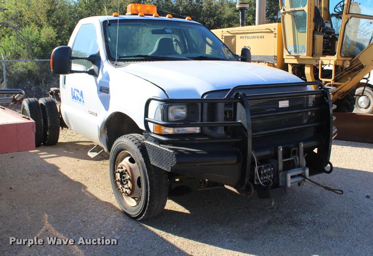 image for item AQ9523 2004 Ford F550 truck cab and chassis