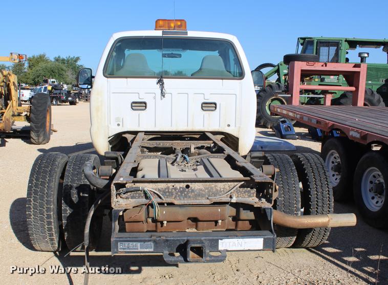 image for item AQ9523 2004 Ford F550 truck cab and chassis
