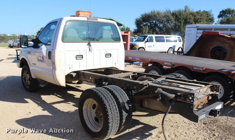 image for item AQ9523 2004 Ford F550 truck cab and chassis
