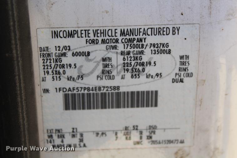 image for item AQ9523 2004 Ford F550 truck cab and chassis