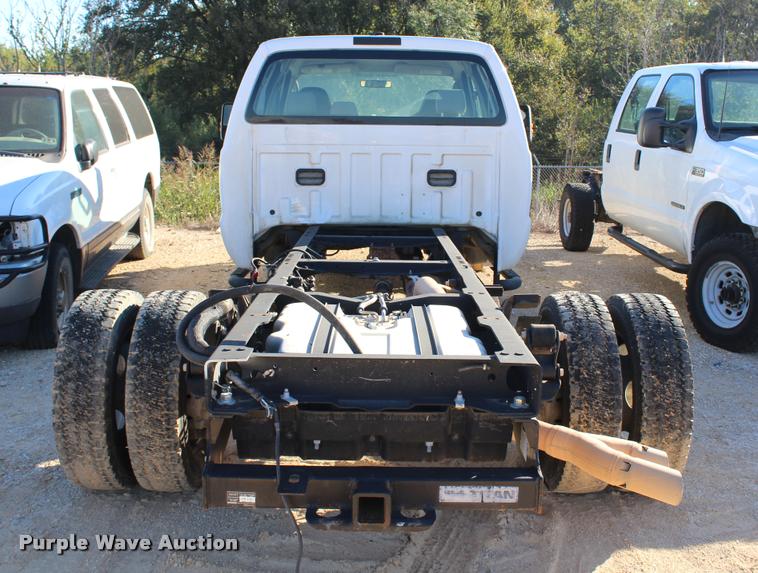image for item AQ9524 2008 Ford F550 Crew Cab truck cab and chassis