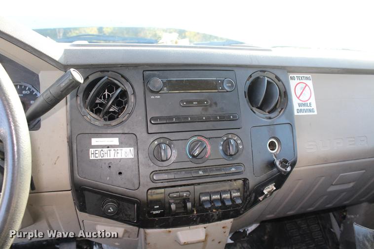 image for item AQ9524 2008 Ford F550 Crew Cab truck cab and chassis