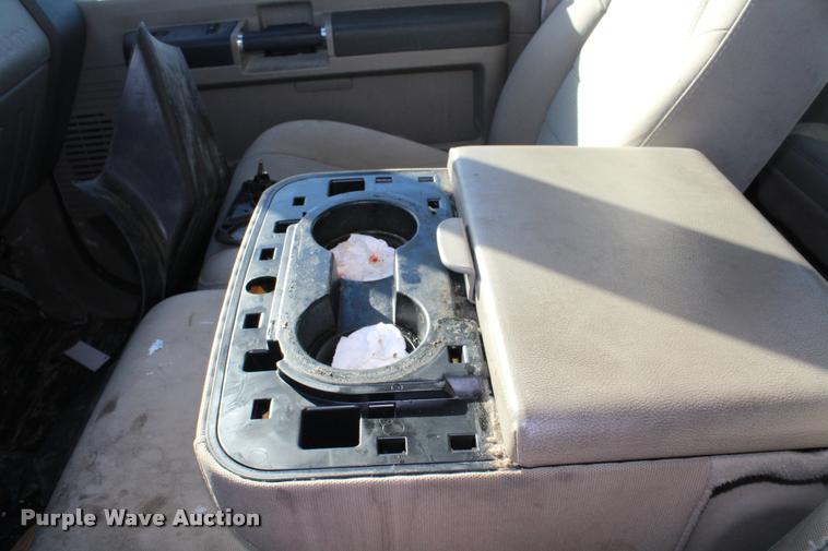 image for item AQ9524 2008 Ford F550 Crew Cab truck cab and chassis