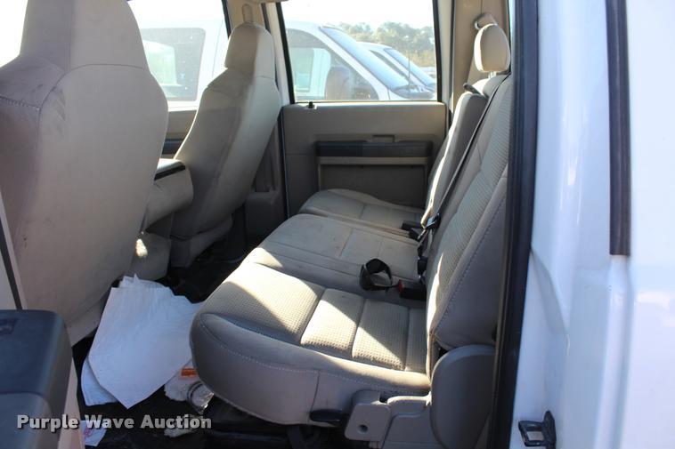 image for item AQ9524 2008 Ford F550 Crew Cab truck cab and chassis