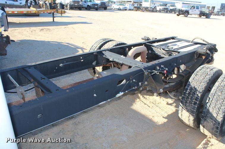 image for item AQ9524 2008 Ford F550 Crew Cab truck cab and chassis