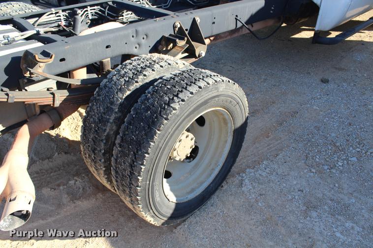 image for item AQ9524 2008 Ford F550 Crew Cab truck cab and chassis