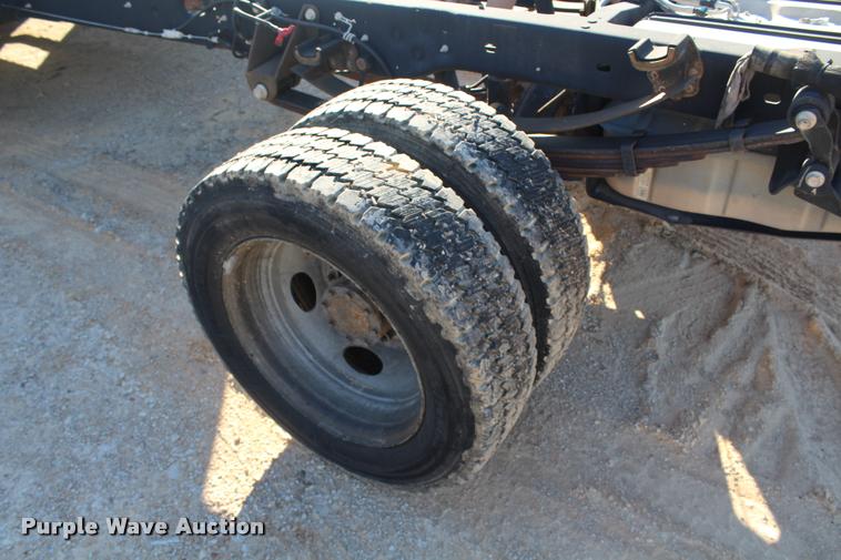 image for item AQ9524 2008 Ford F550 Crew Cab truck cab and chassis