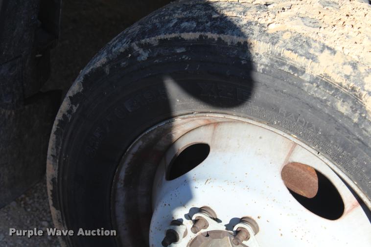 image for item AQ9524 2008 Ford F550 Crew Cab truck cab and chassis