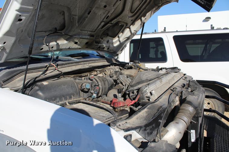 image for item AQ9524 2008 Ford F550 Crew Cab truck cab and chassis