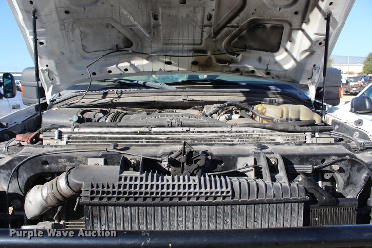 image for item AQ9524 2008 Ford F550 Crew Cab truck cab and chassis