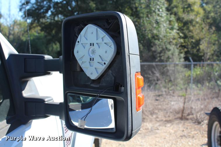 image for item AQ9524 2008 Ford F550 Crew Cab truck cab and chassis