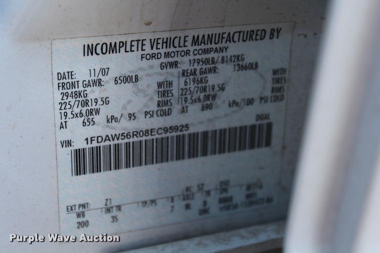 image for item AQ9524 2008 Ford F550 Crew Cab truck cab and chassis