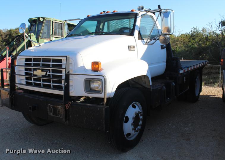 image for item AQ9525 2002 Chevrolet 6500 flatbed truck