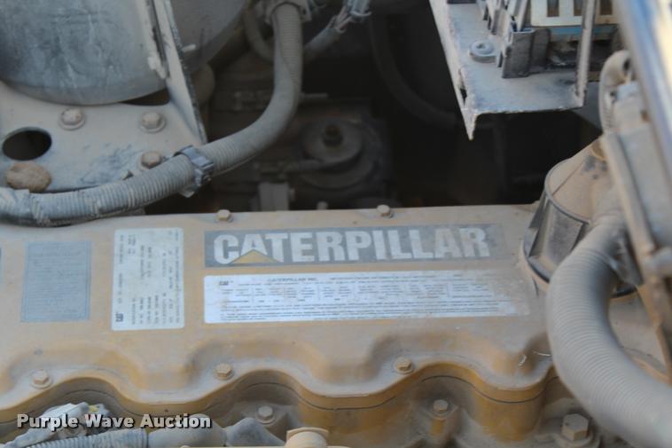 image for item AQ9525 2002 Chevrolet 6500 flatbed truck