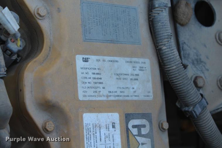 image for item AQ9525 2002 Chevrolet 6500 flatbed truck