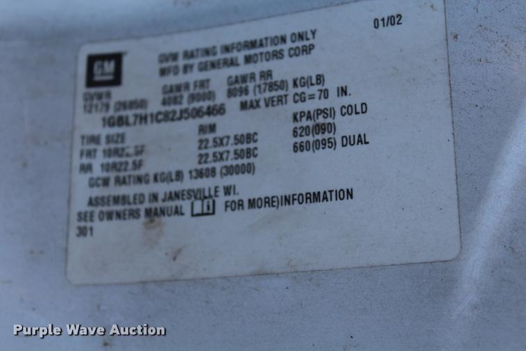 image for item AQ9525 2002 Chevrolet 6500 flatbed truck