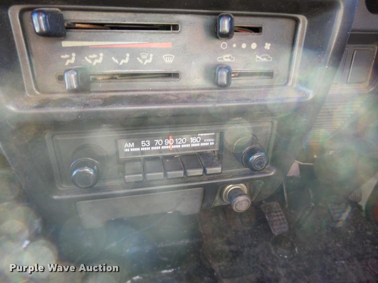 image for item AS9505 1992 Daihatsu HiJet utility vehicle