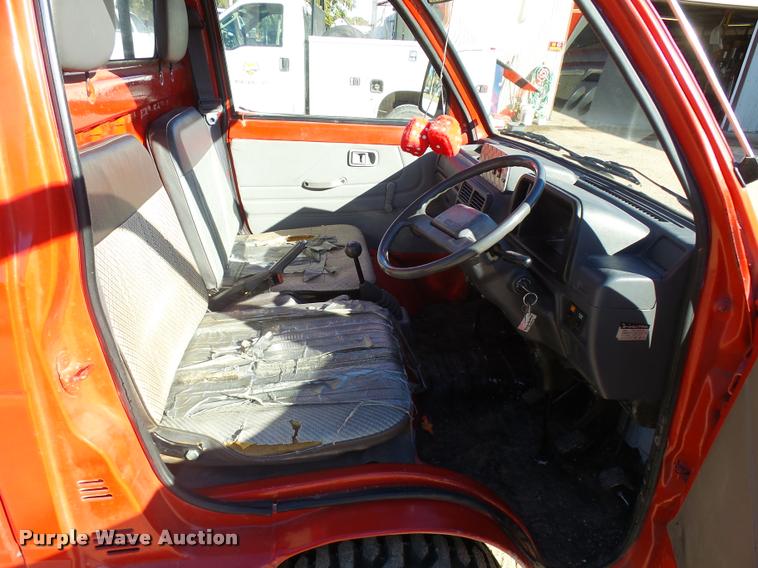 image for item AS9505 1992 Daihatsu HiJet utility vehicle