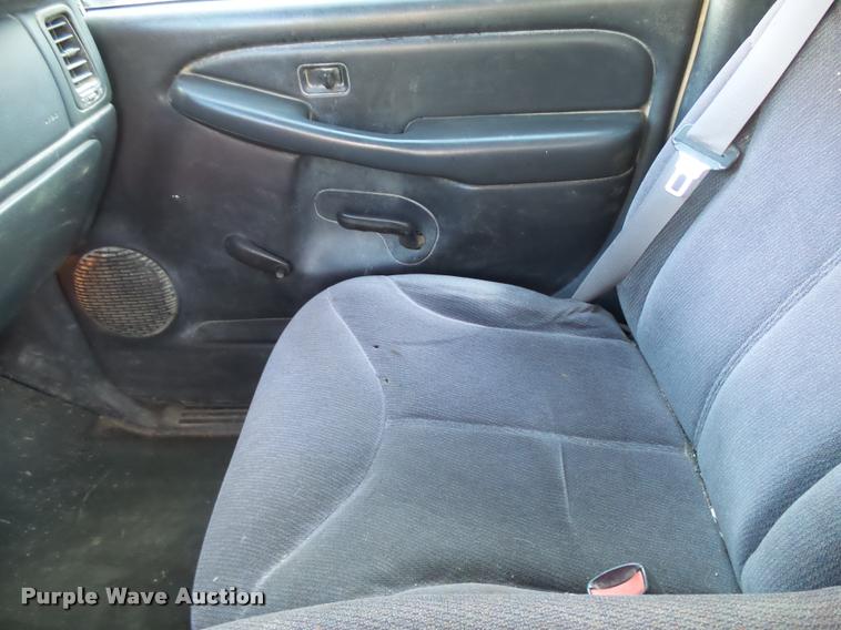 image for item AS9506 1999 GMC Sierra 1500 pickup truck