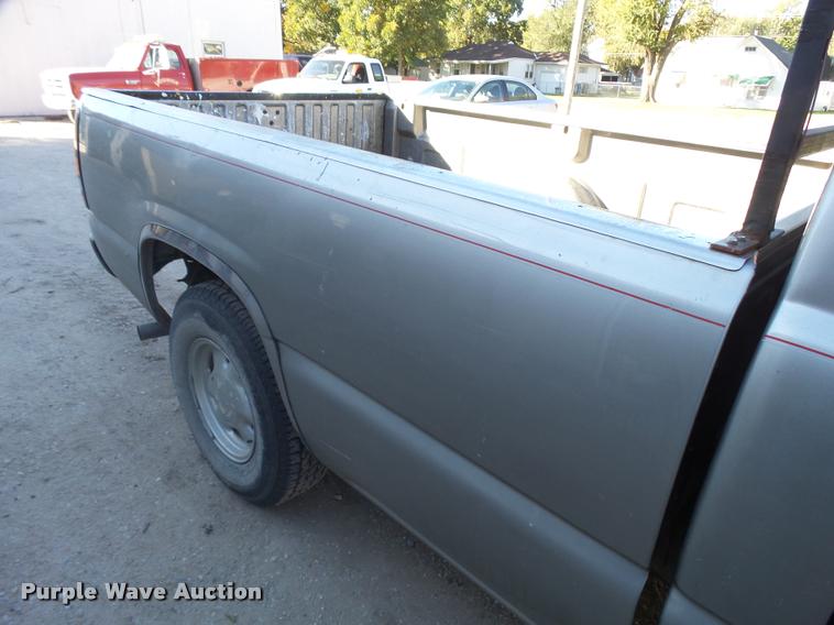 image for item AS9506 1999 GMC Sierra 1500 pickup truck