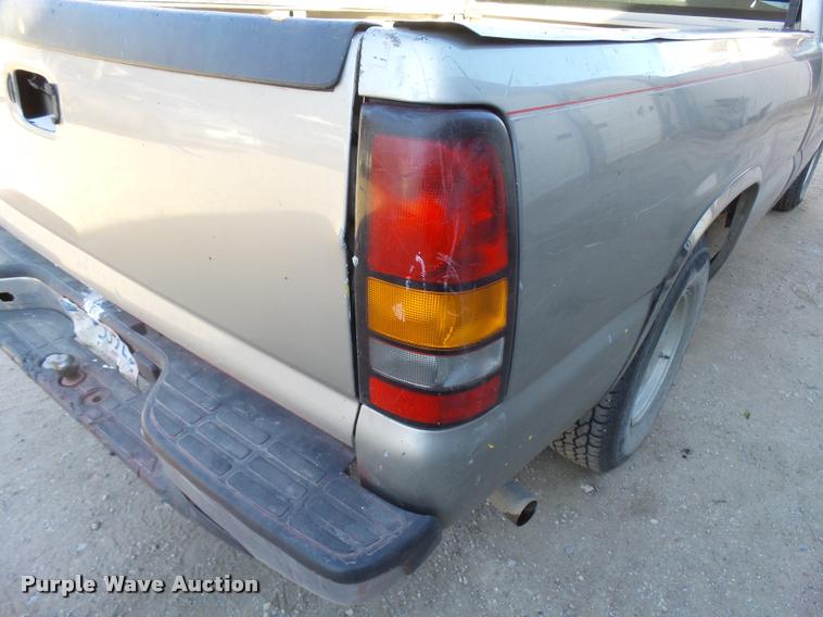 image for item AS9506 1999 GMC Sierra 1500 pickup truck