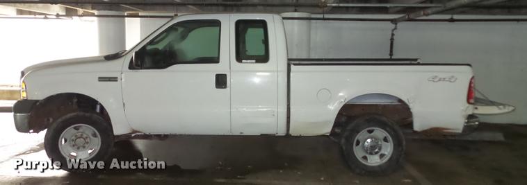 image for item AX9058 2006 Ford F250 Super Duty SuperCab pickup truck