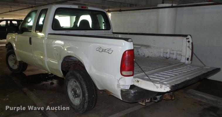image for item AX9058 2006 Ford F250 Super Duty SuperCab pickup truck