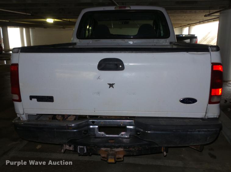 image for item AX9058 2006 Ford F250 Super Duty SuperCab pickup truck