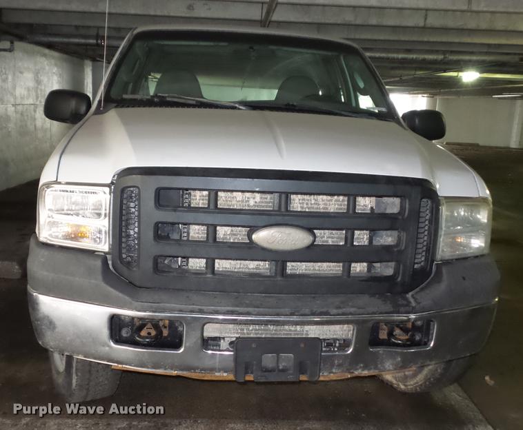 image for item AX9058 2006 Ford F250 Super Duty SuperCab pickup truck