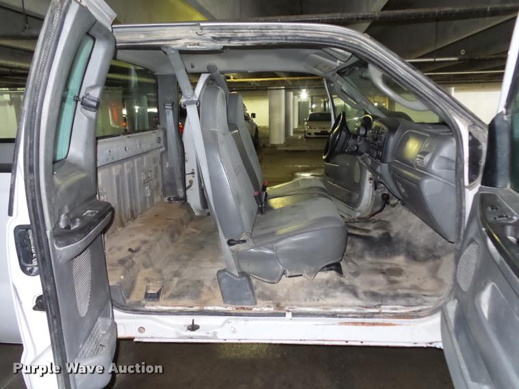 image for item AX9058 2006 Ford F250 Super Duty SuperCab pickup truck