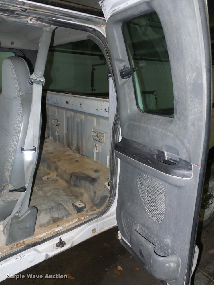 image for item AX9058 2006 Ford F250 Super Duty SuperCab pickup truck